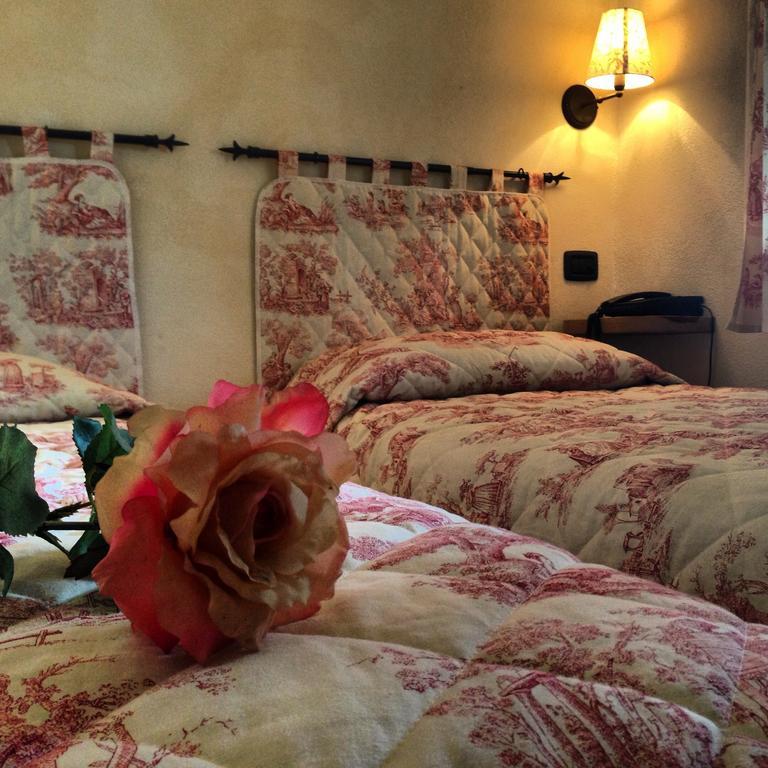 Le 5 Frecce Villa Cavour Bilik gambar