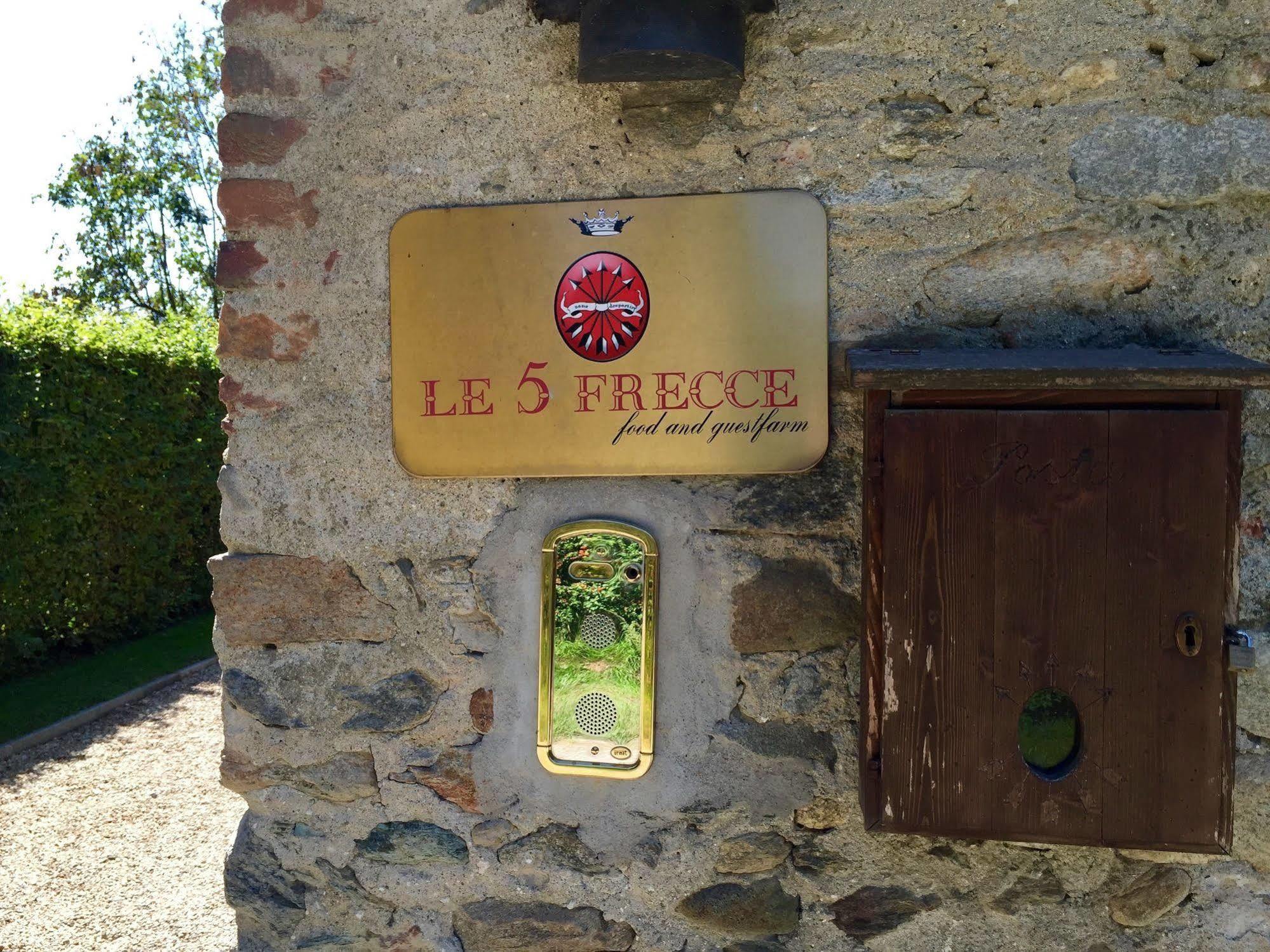 Le 5 Frecce Villa Cavour Luaran gambar