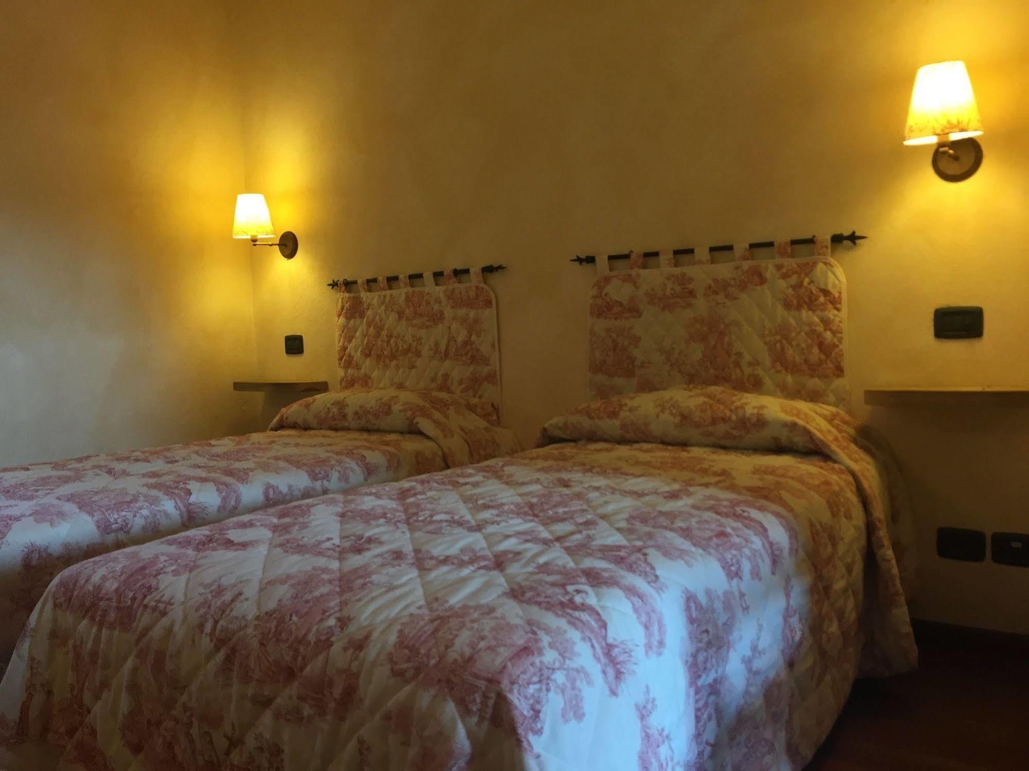 Le 5 Frecce Villa Cavour Luaran gambar